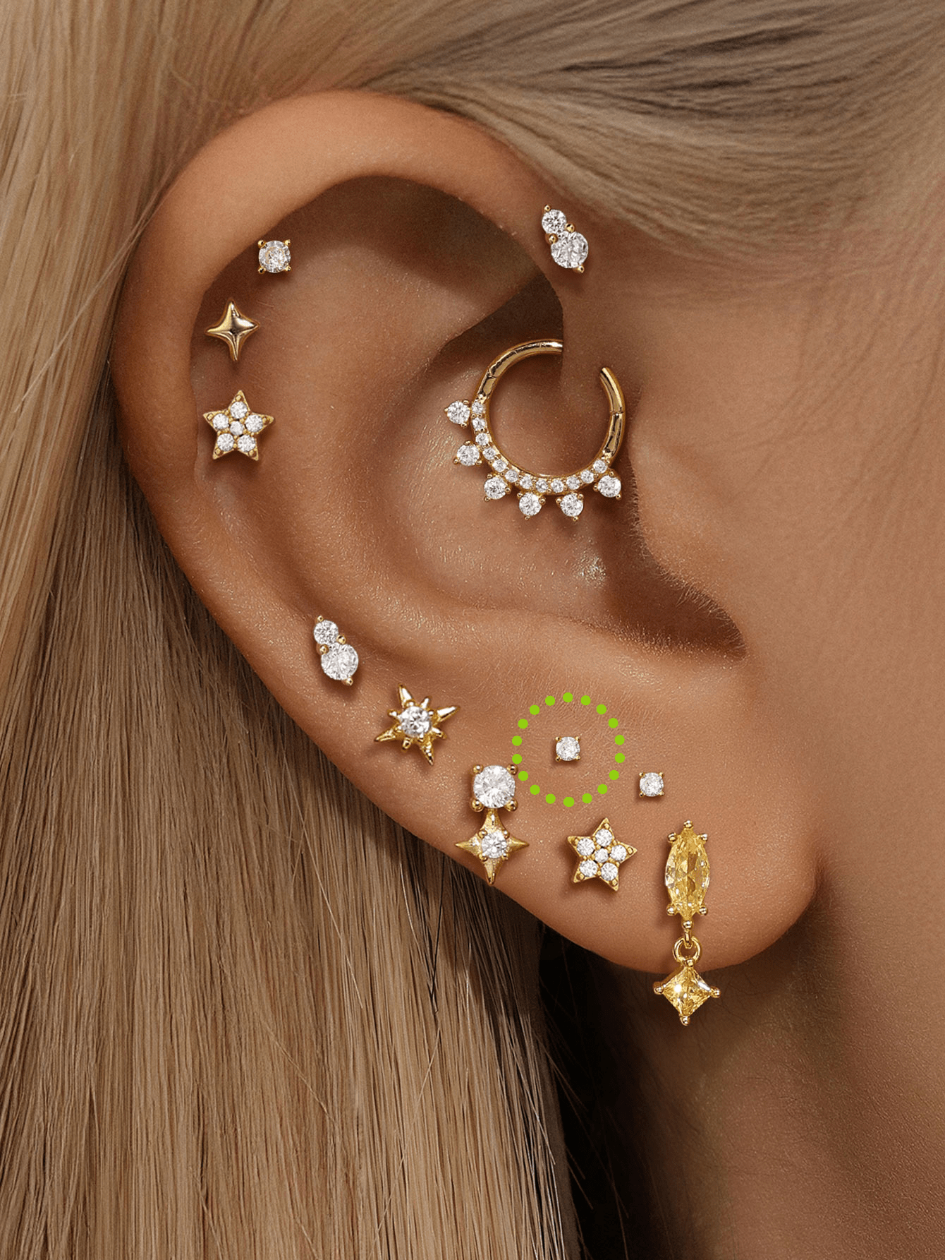 Isabela – Orecchini in oro dalla forma delicata e fluida.