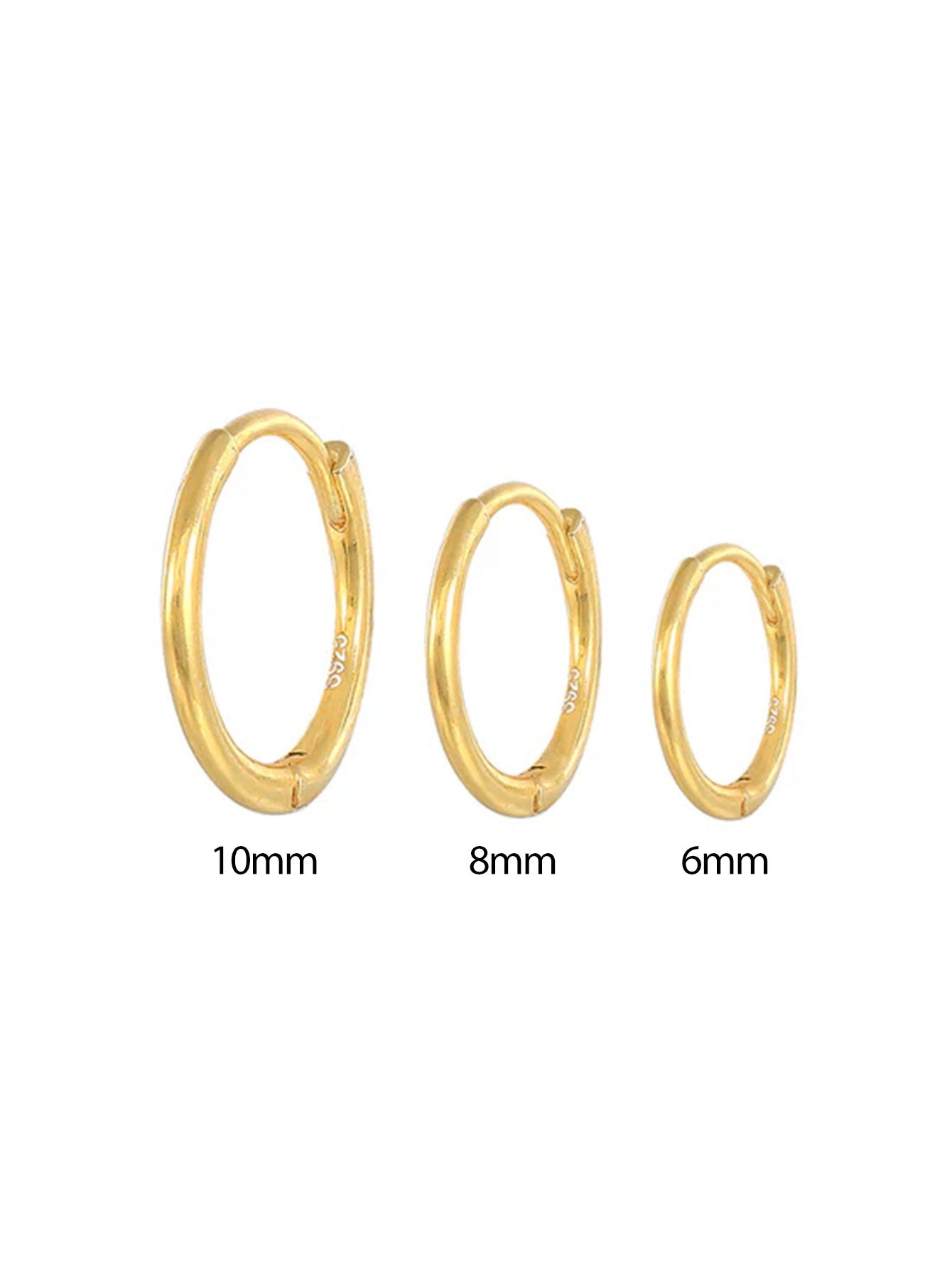 Emilie – Delicati orecchini in oro dalla morbida lucentezza.