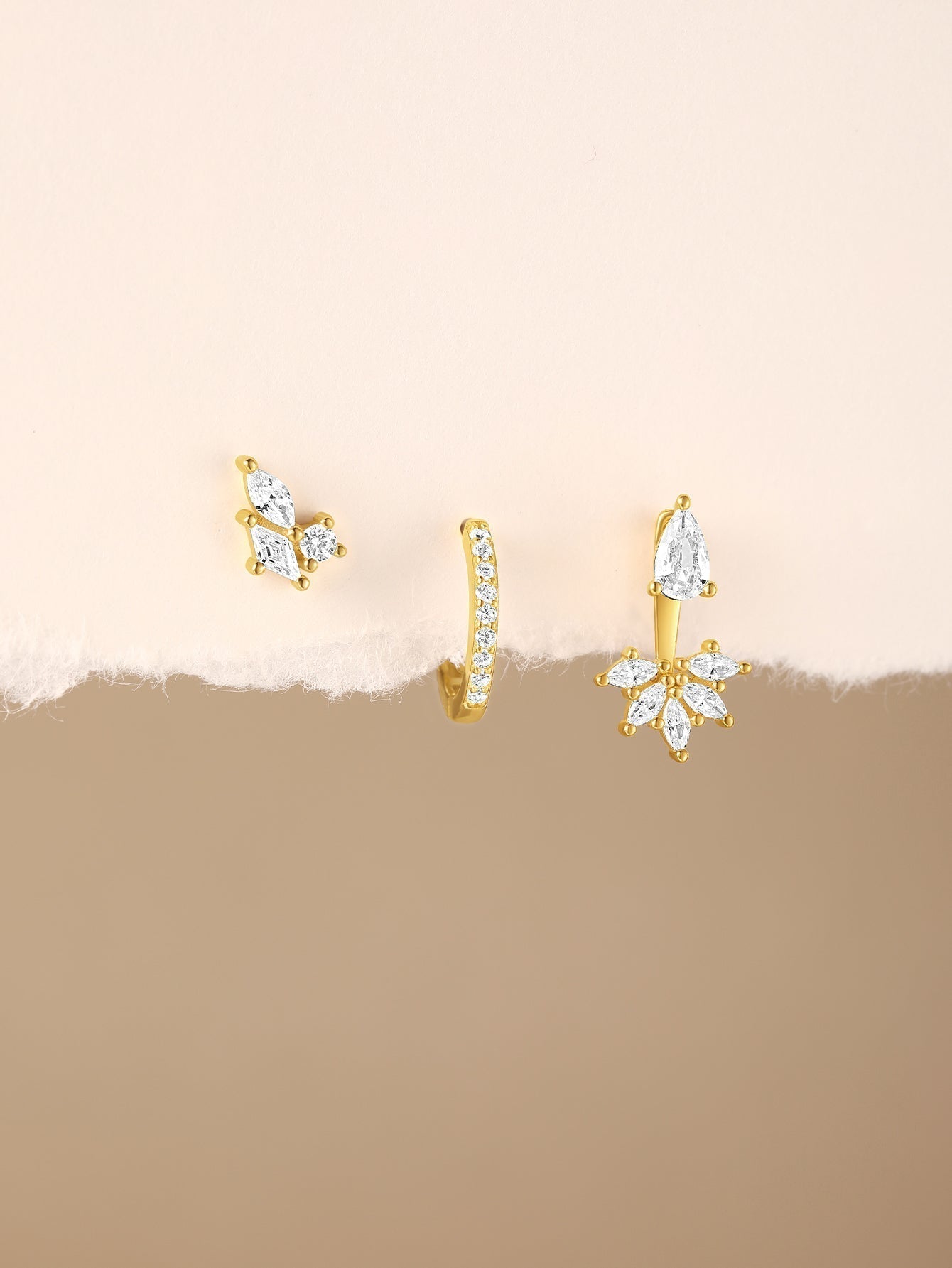 Magda – Delicati orecchini in oro dalla morbida lucentezza.