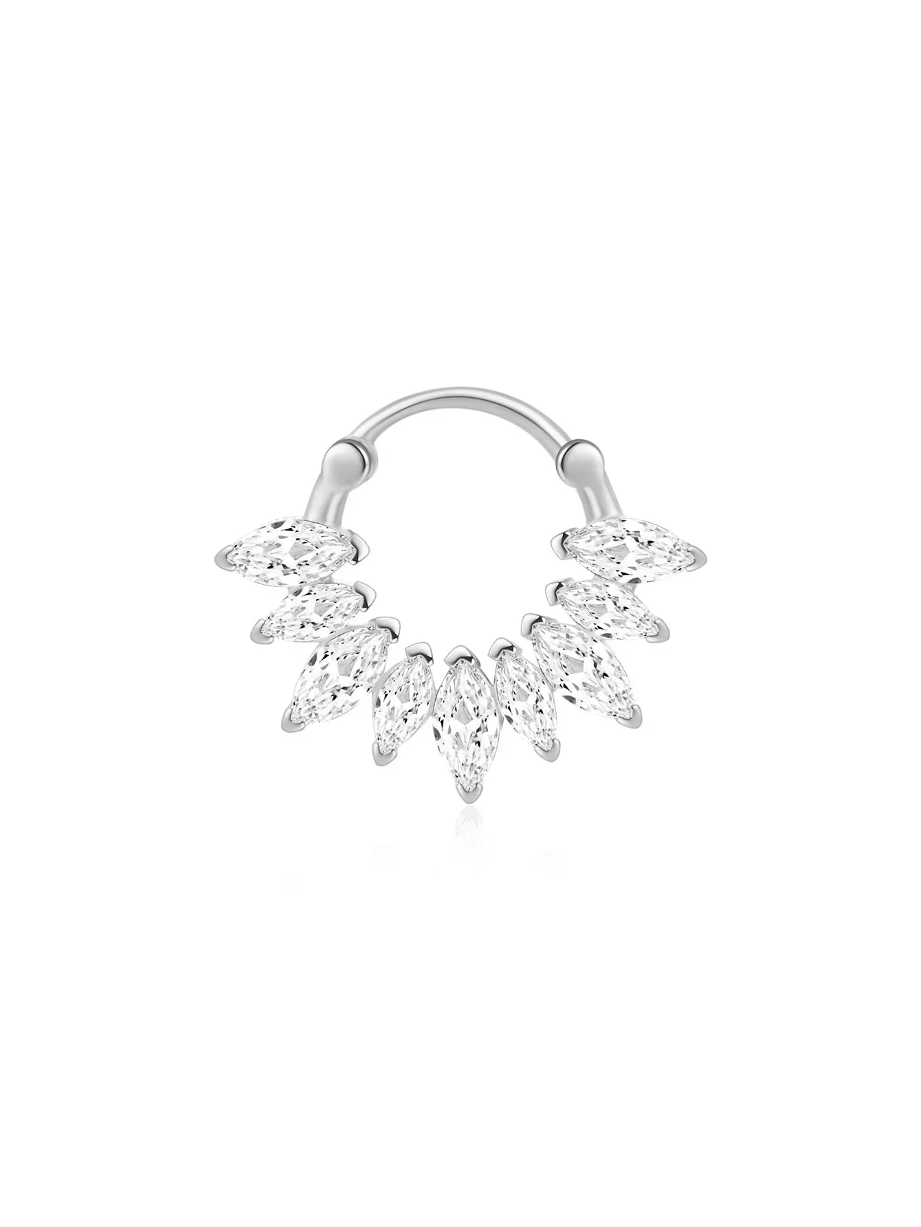 Eva-Marie – Delicati orecchini in oro dalla forma fluida.