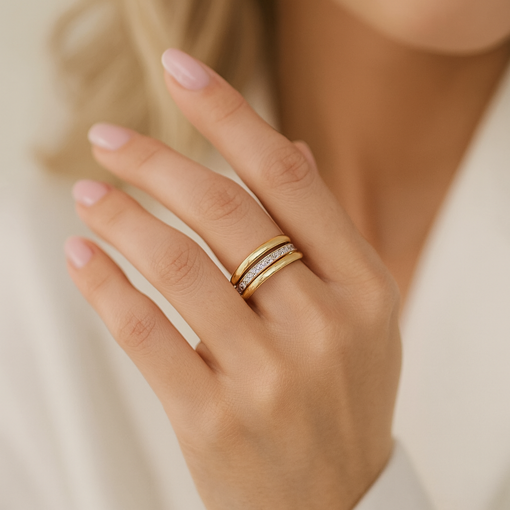 Sara – Anello vintage con zircone incastonato