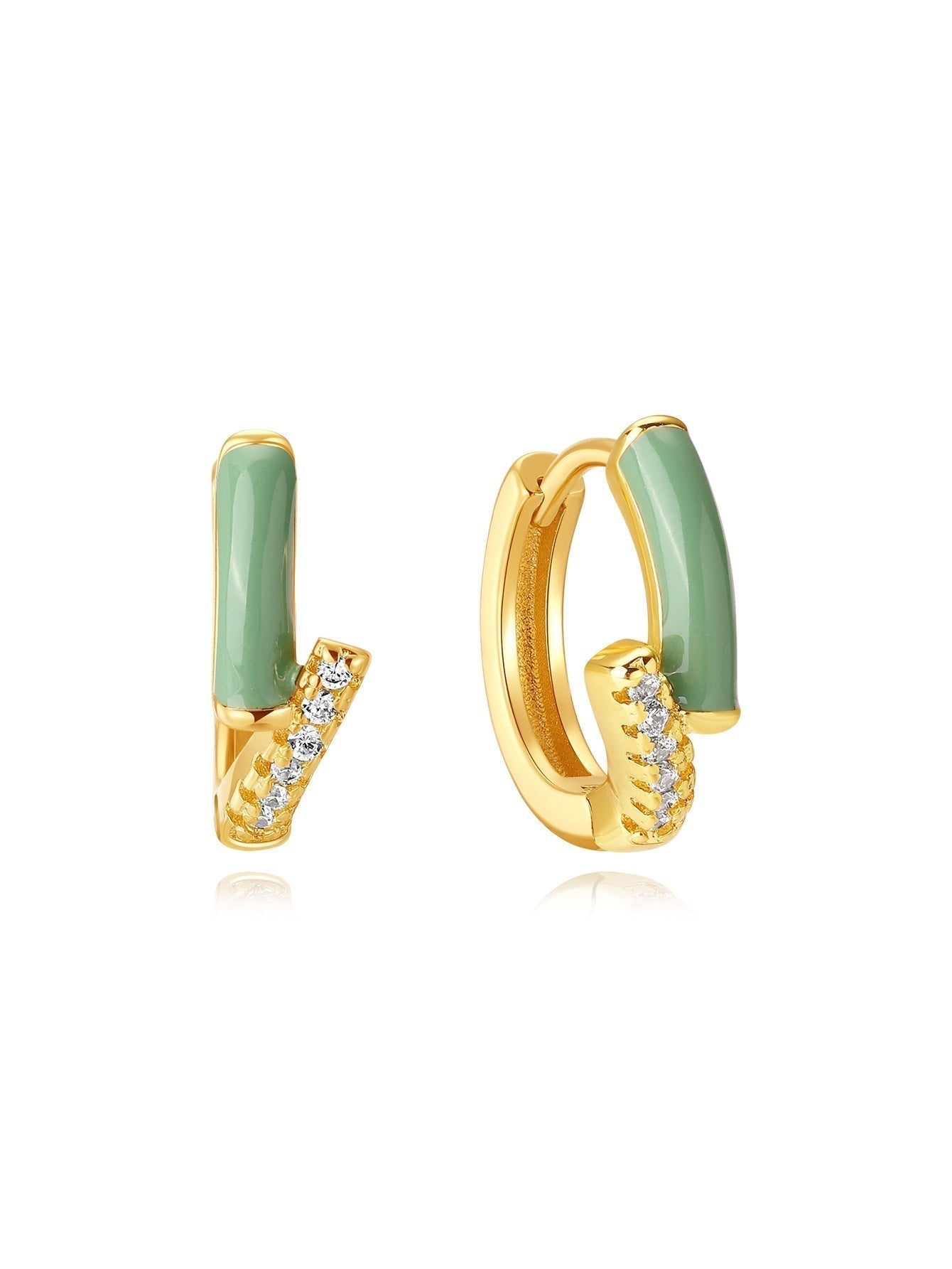 Marta – Orecchini in oro dalla forma senza tempo.