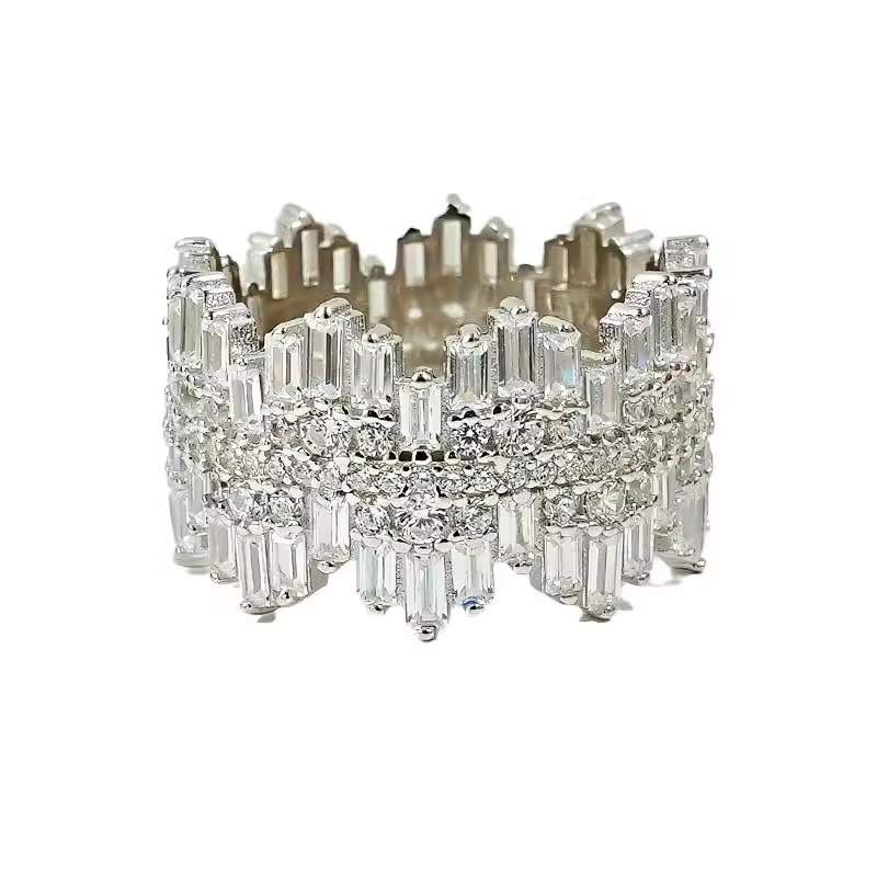 Selina – Anello di diamanti con pietra quadrata.