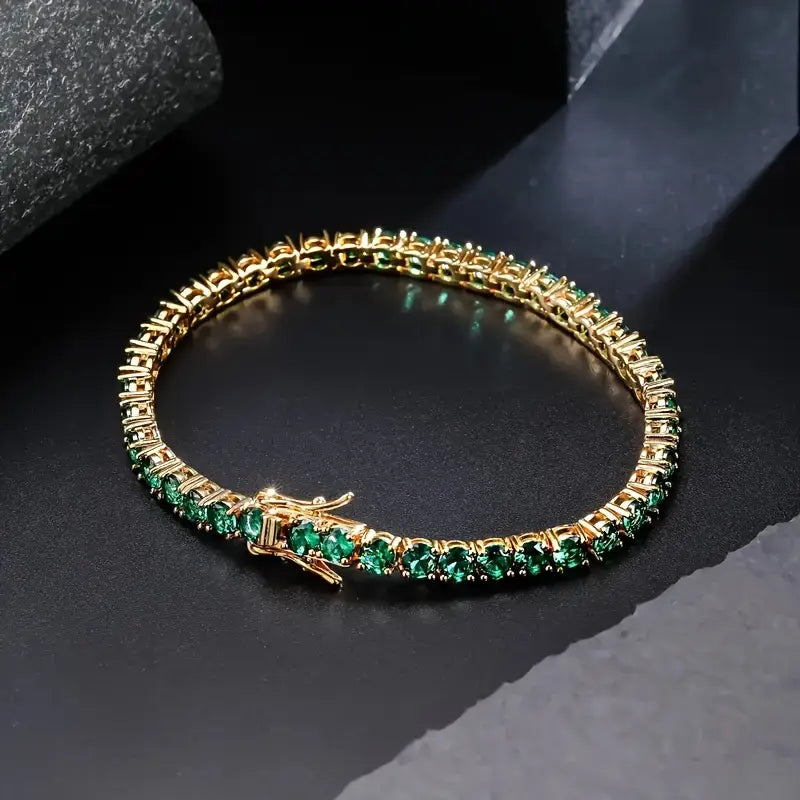 Beáta – Bracciale placcato oro con una caratteristica tonalità smeraldo.