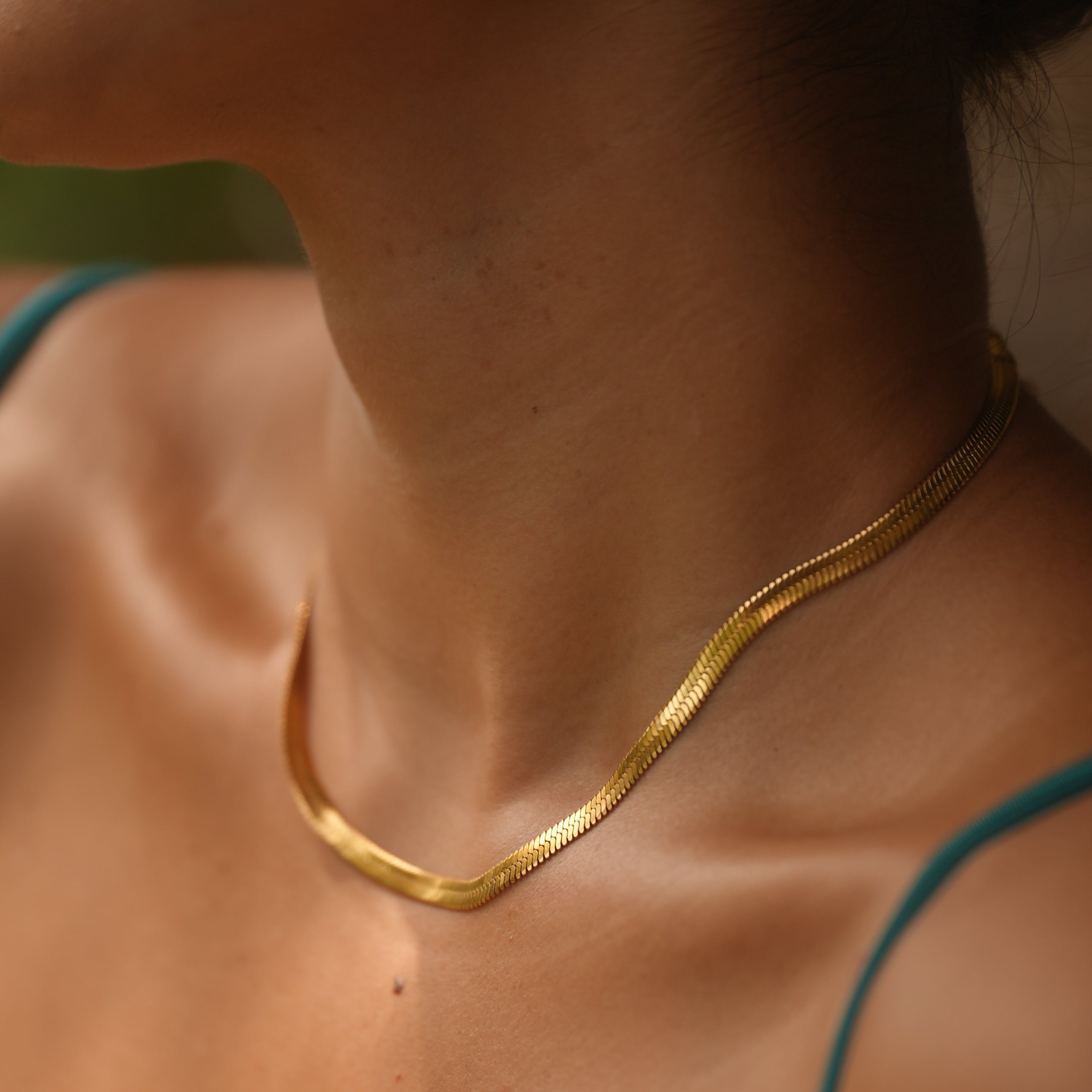 Johana – Collana dorata delicata con forma armoniosa