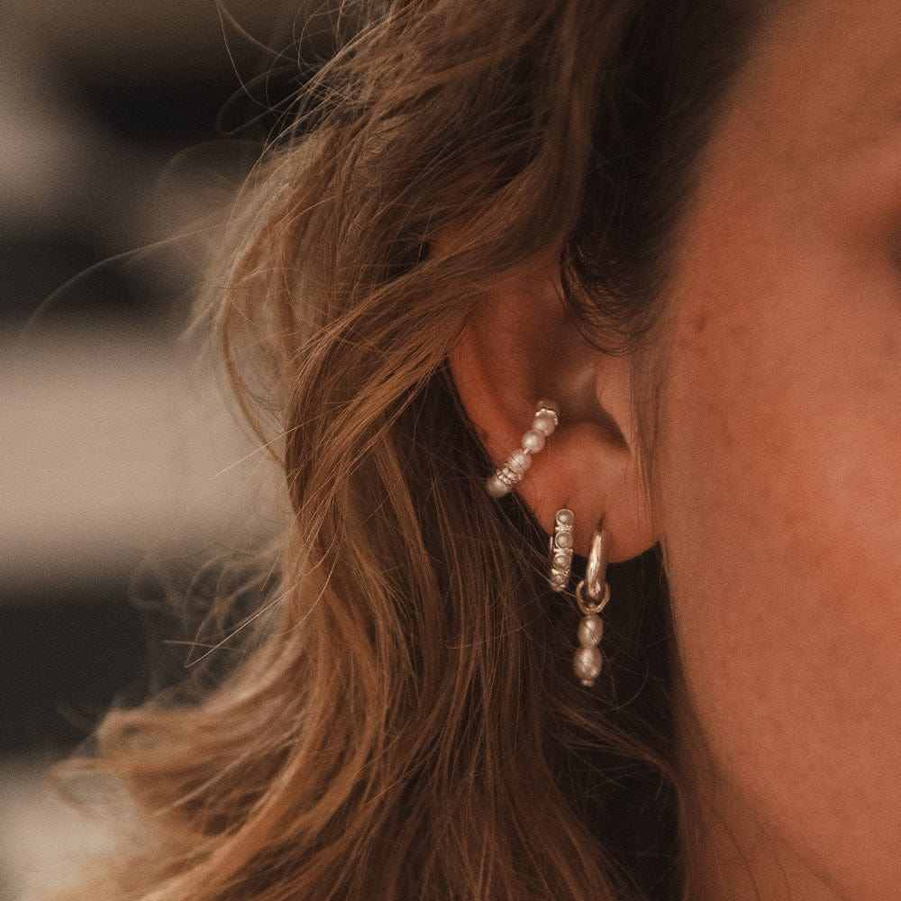 Tereza – Collana in oro con una perla pendente.