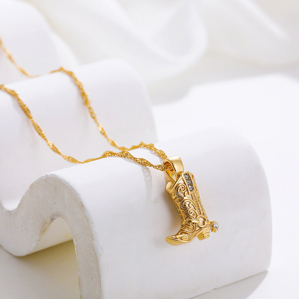 Johana – Delicata collana con incantevoli pendenti in oro.