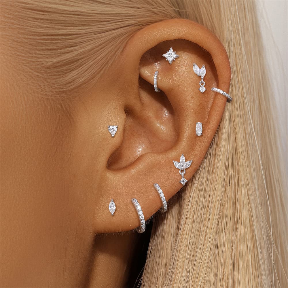 Helena – Orecchini in oro dal design organico.