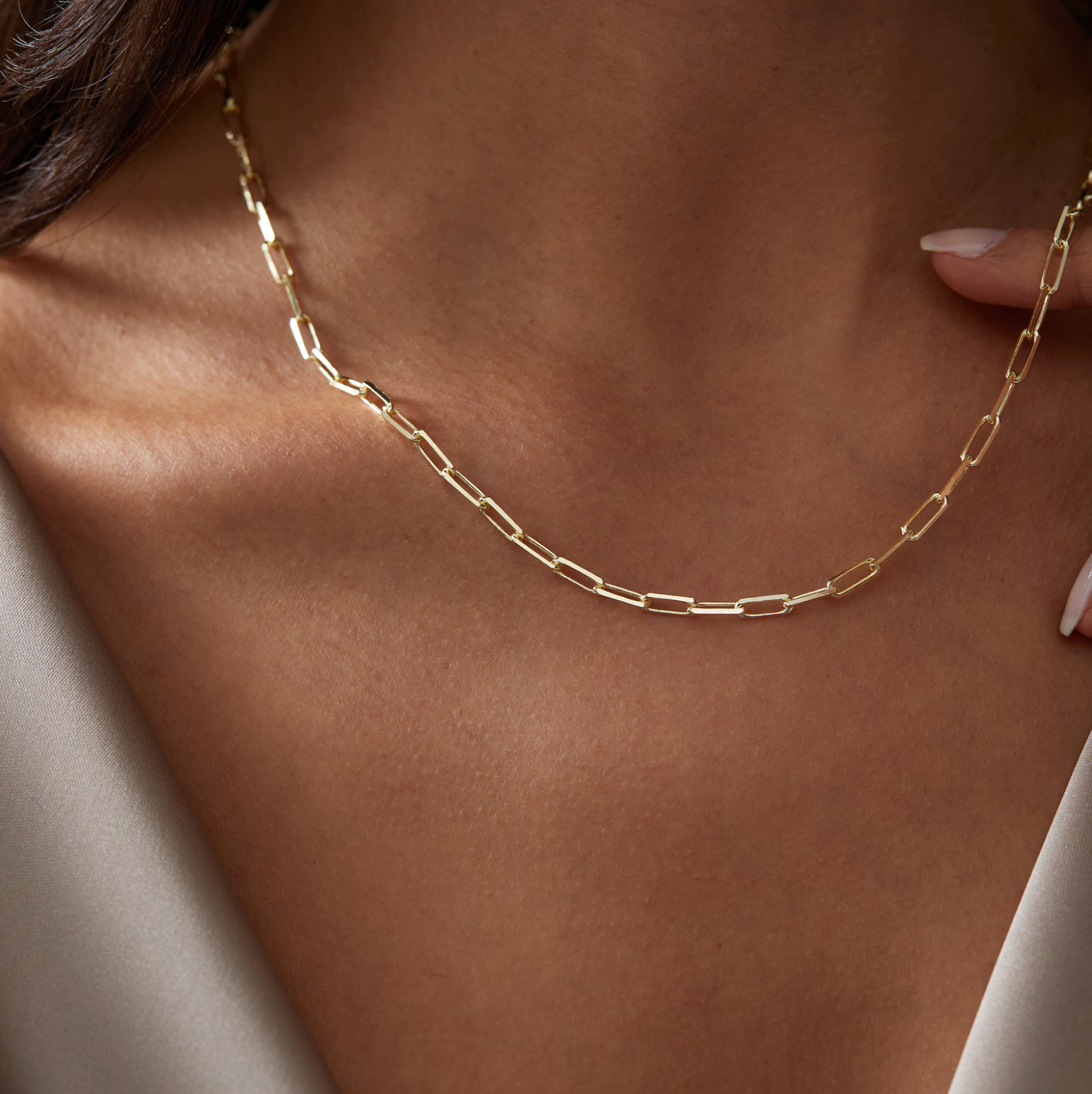 Miriam – Collana dorata con accento in perla