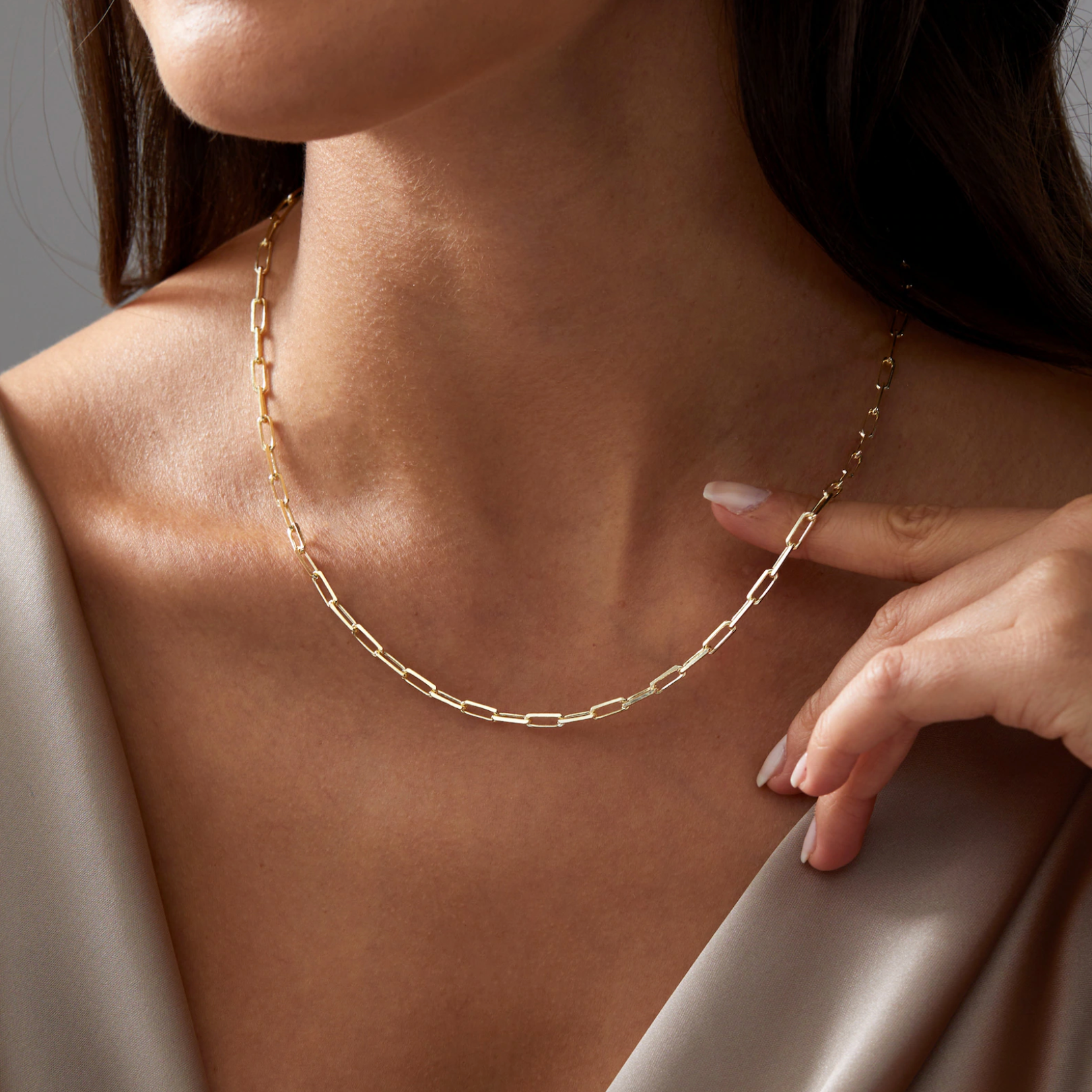 Miriam – Collana dorata con accento in perla