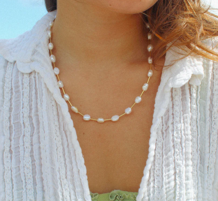 Helena – Collana dorata dal design doppio