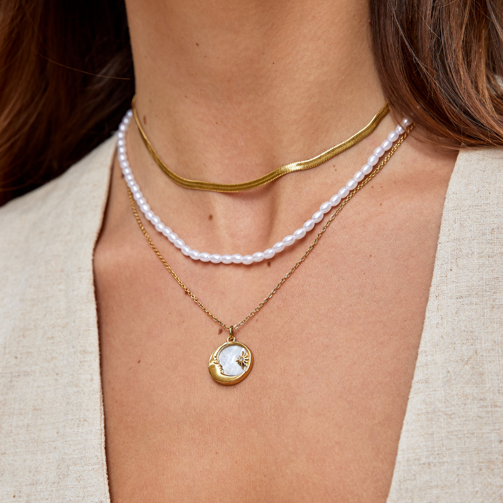 Elisa-Marie – Collana dorata delicatamente curva