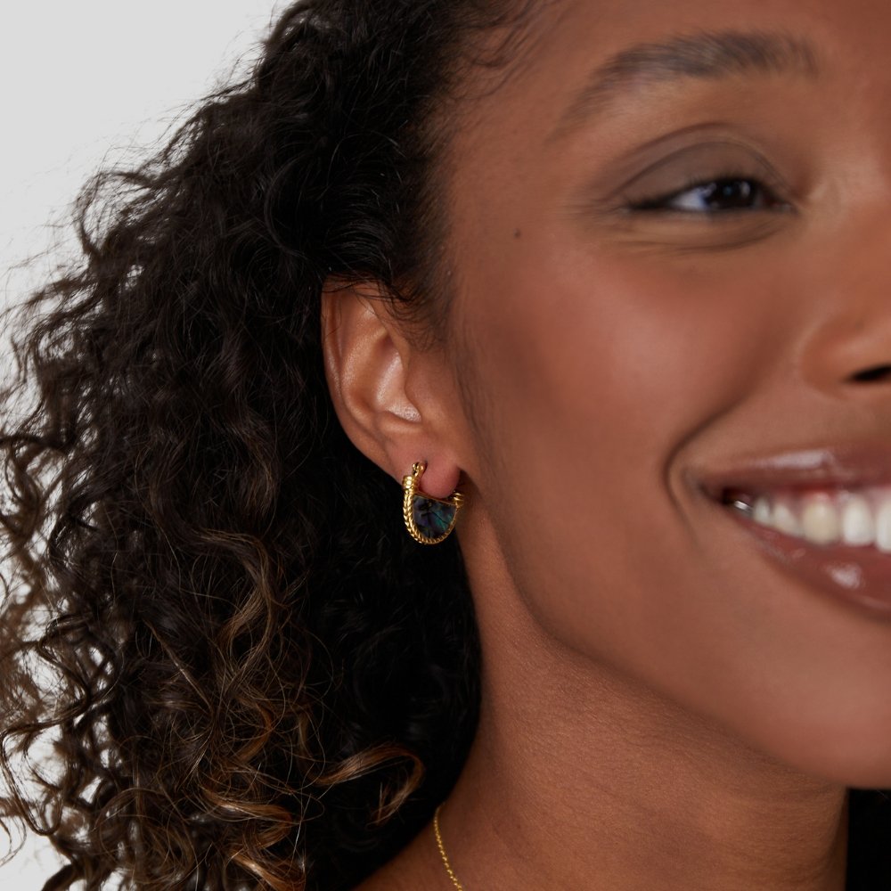 Nadja – Collana dorata con pendente in cristallo