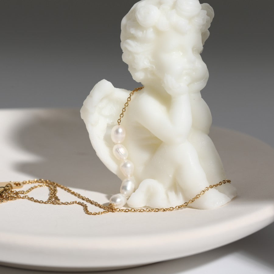 Juliana – Collana dorata dalla struttura minimalista