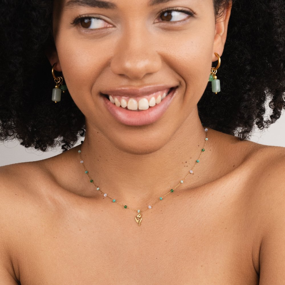 Loreta – Collana dorata con placche strutturate