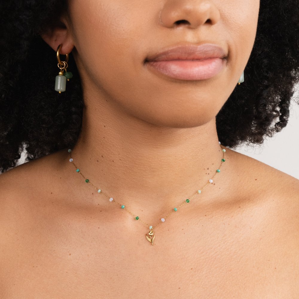 Loreta – Collana dorata con placche strutturate