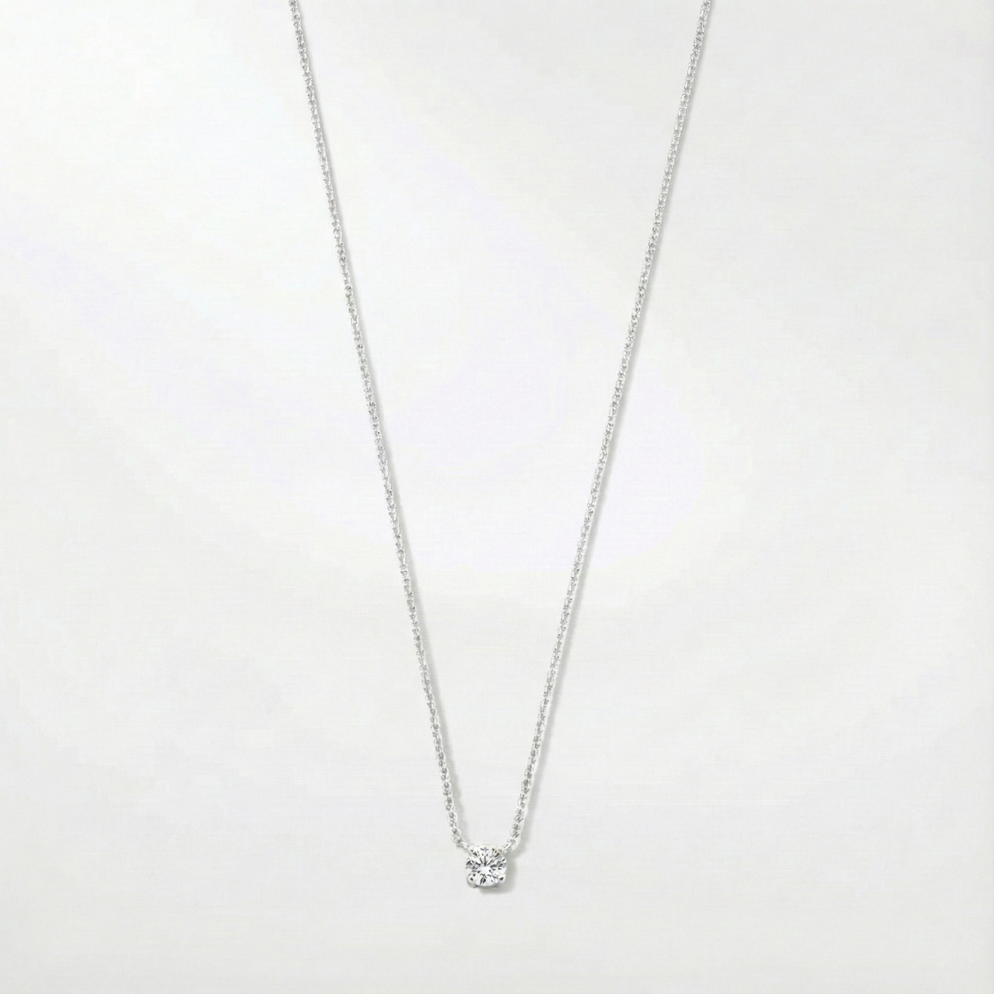 Collana Klára con pietra moissanite