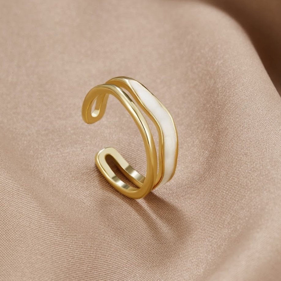 Beatrix – Anello in oro dalla silhouette semplice