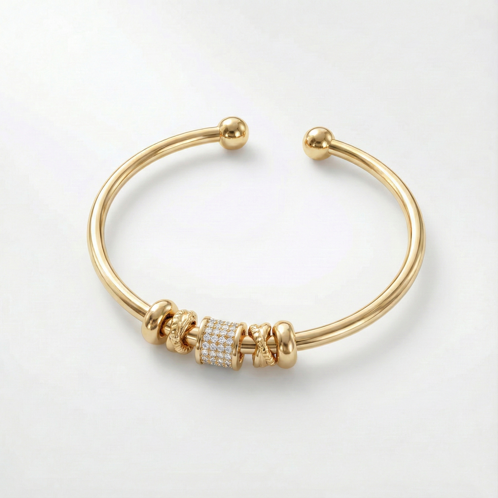 Nina - Bracciale regolabile in oro con ciondoli