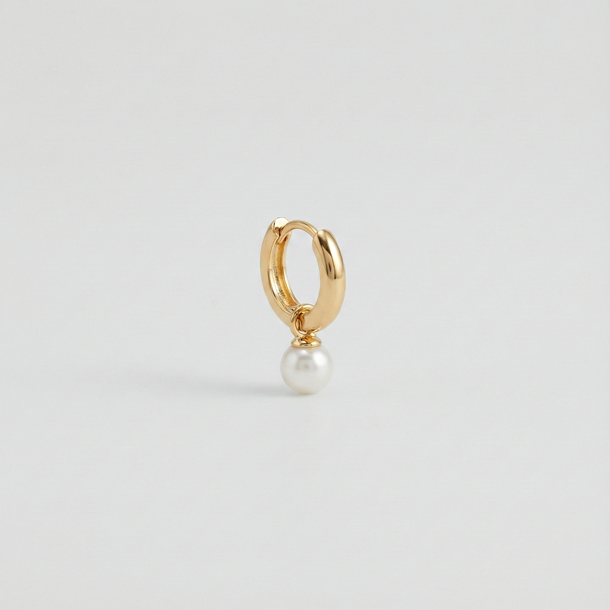 Valentina – Orecchini dorati unici con perle