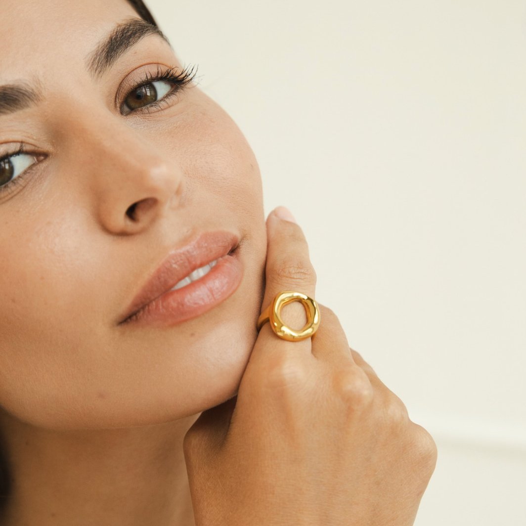 Vina – Anello dorato fuso