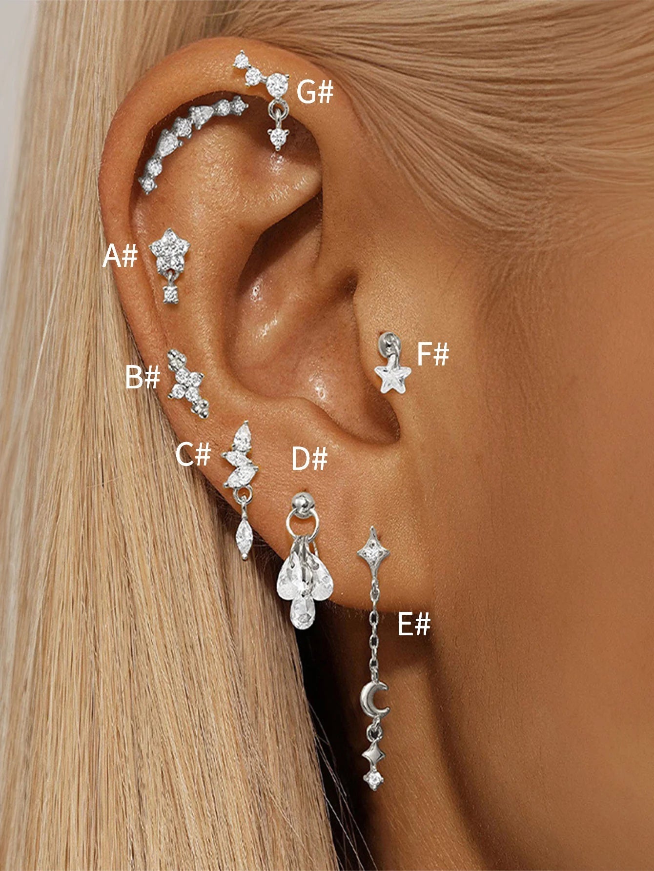 Lina – Zlaté náušnice s filigránovým zakřivením.