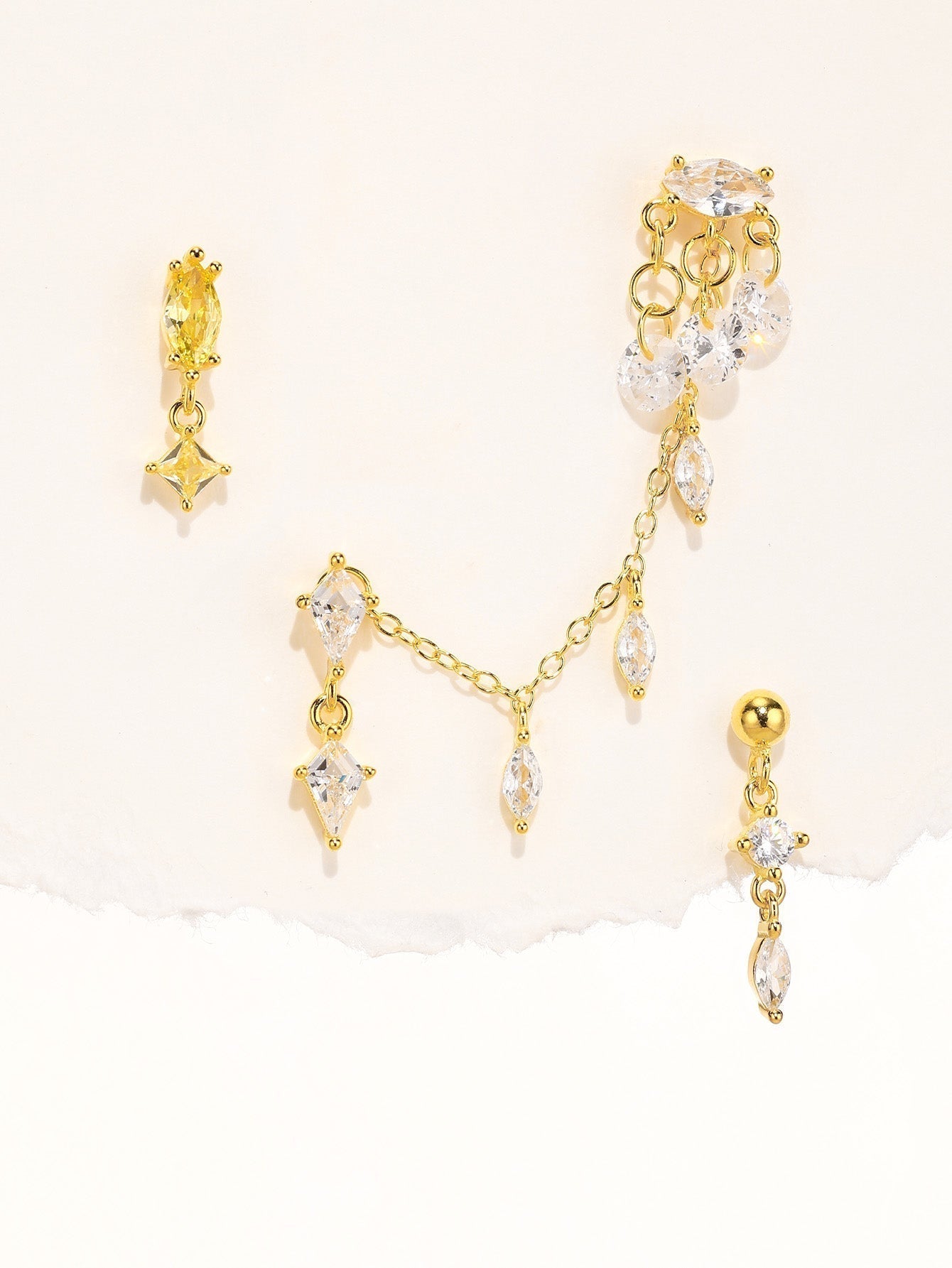 Elizabeth – Orecchini in oro dalla forma classica.