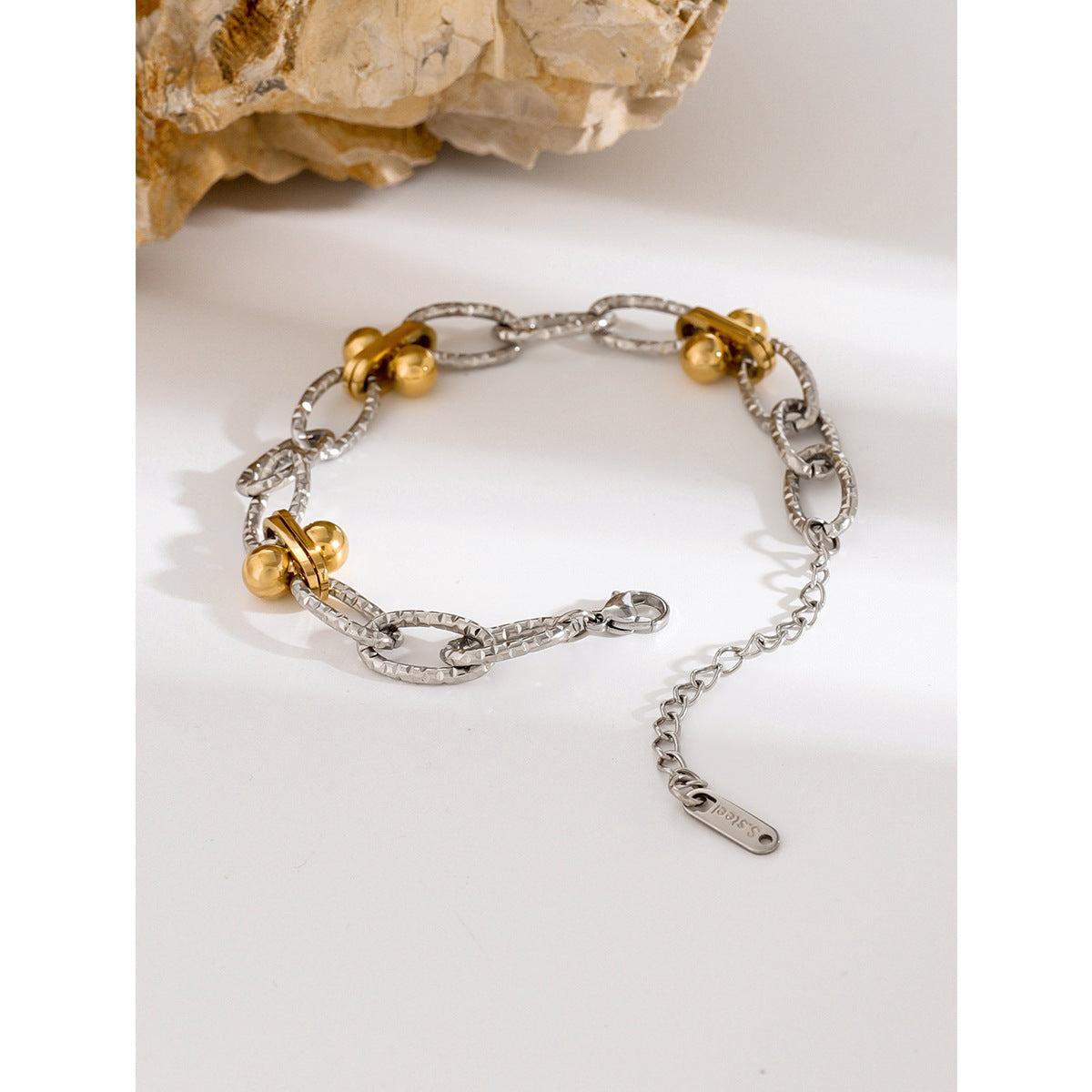 Klara – Bracciale in oro con decorazione di perle