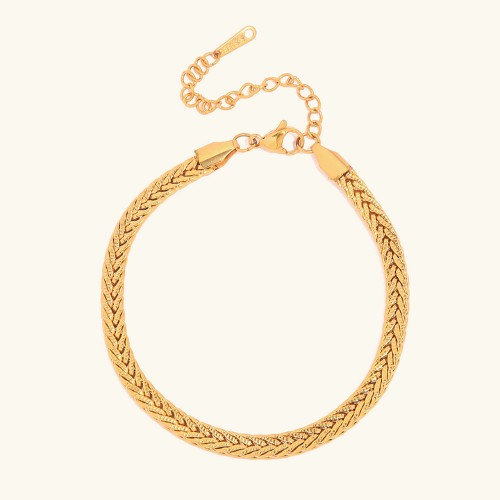 Kateřina – Un delicato bracciale in oro dal design semplice.