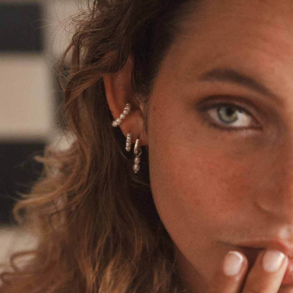 Tereza – Collana in oro con una perla pendente.