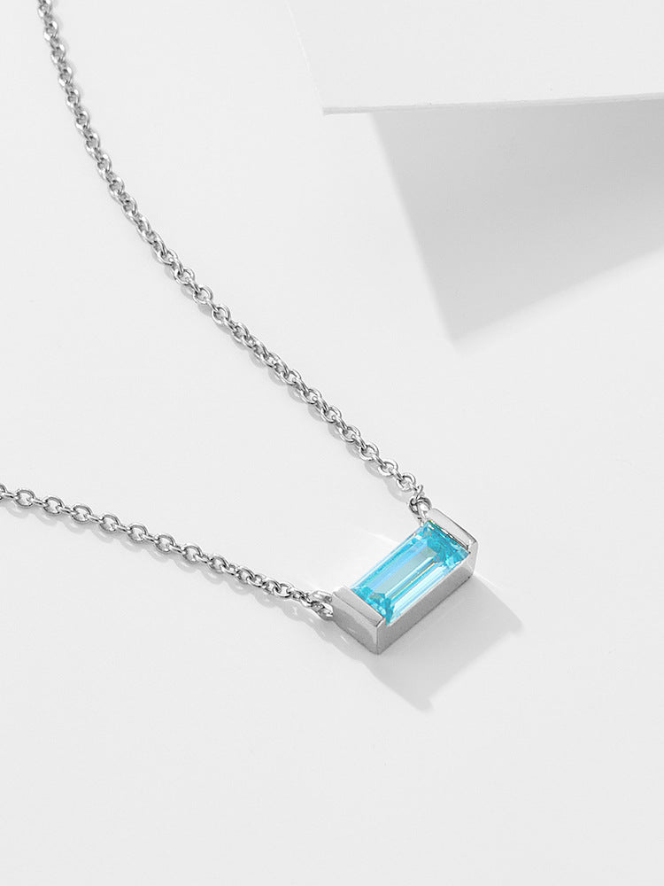 Livia – Collana in argento con piccolo pendente