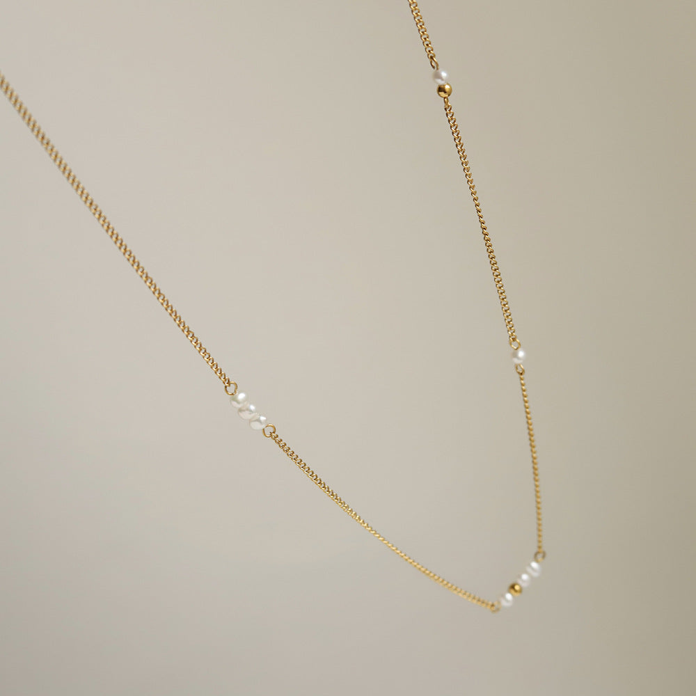 Collana sottile dorata rosa in stile classico