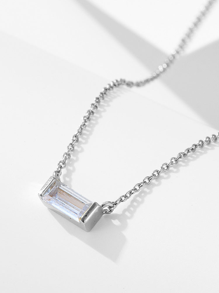 Livia – Collana in argento con piccolo pendente