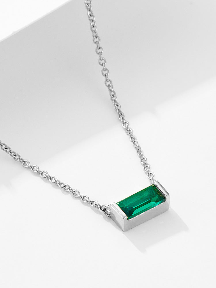 Livia – Collana in argento con piccolo pendente