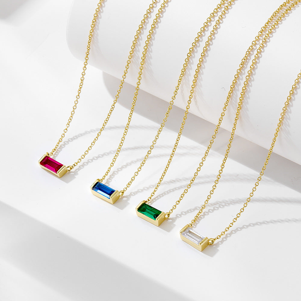 Livia – Collana in argento con piccolo pendente