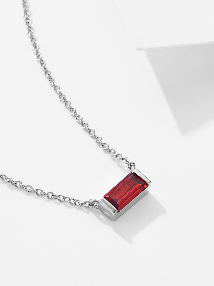 Livia – Collana in argento con piccolo pendente