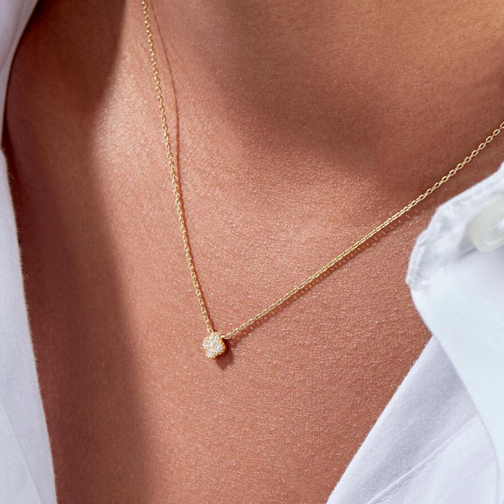 Klara – Collana in argento minimalista con pendente