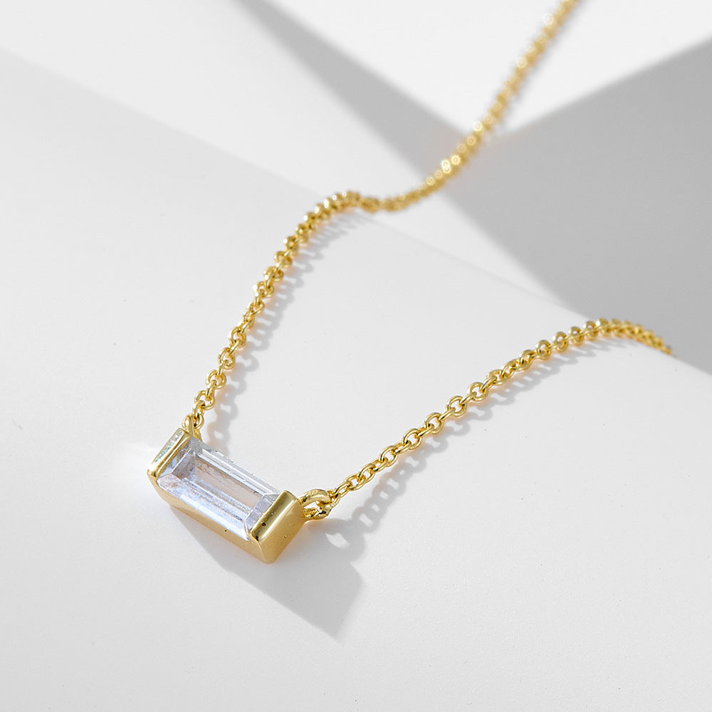 Livia – Collana in argento con piccolo pendente