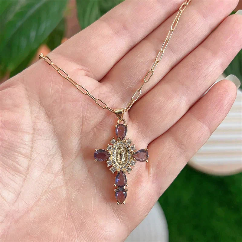 Selina – Collana dorata con croce