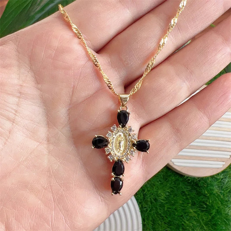 Selina – Collana dorata con croce