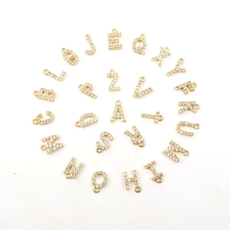 Eva – Collana dorata con pendente a iniziale