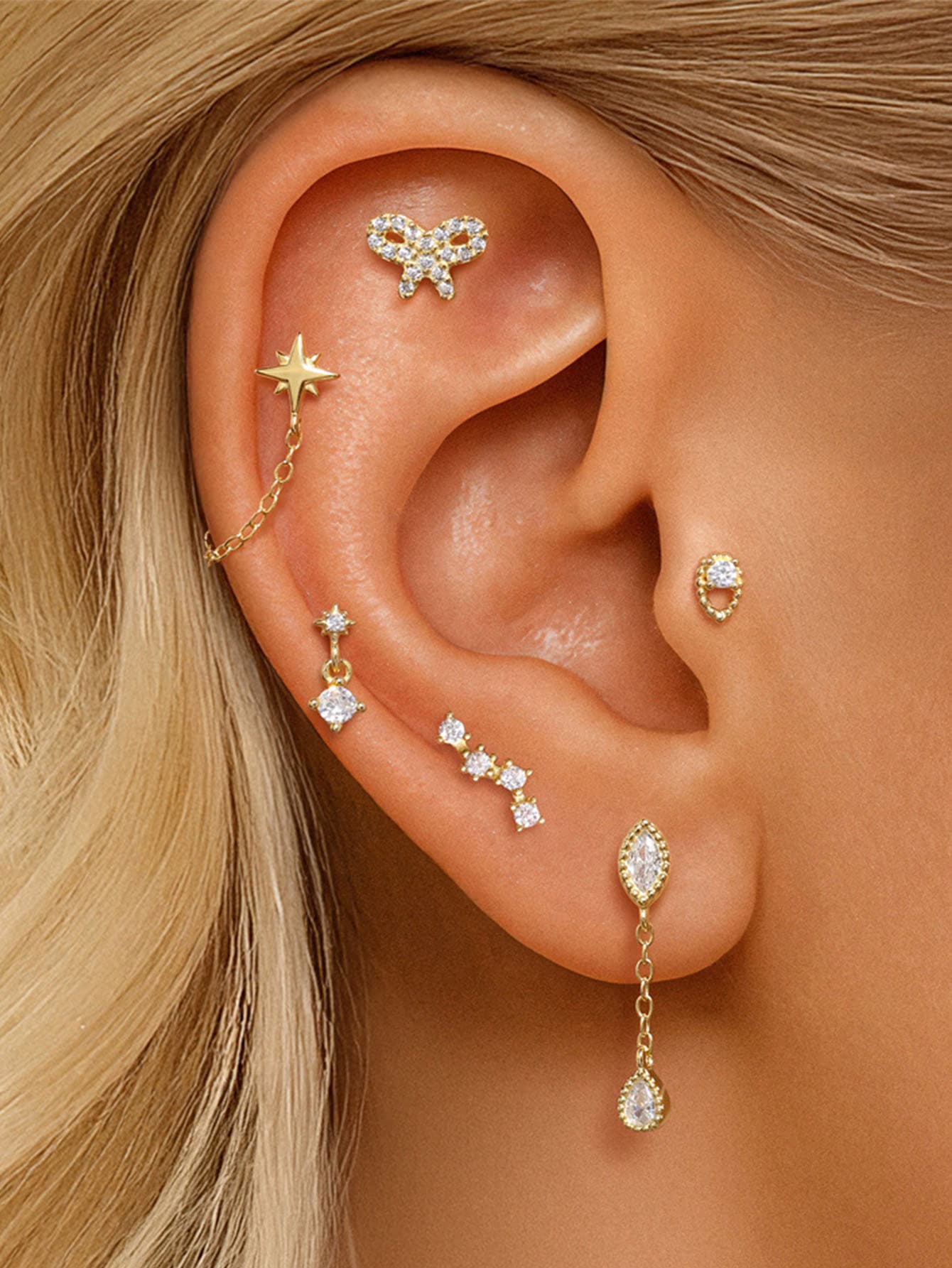 Marlena – Orecchini in oro dal carattere luminoso.