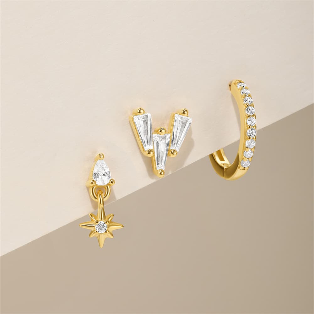 Luisa – Delicati orecchini dalla texture lucida.