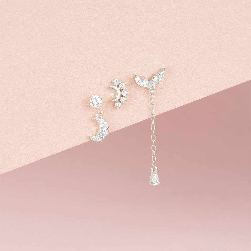 Carla – Orecchini in oro dalla curva delicata.