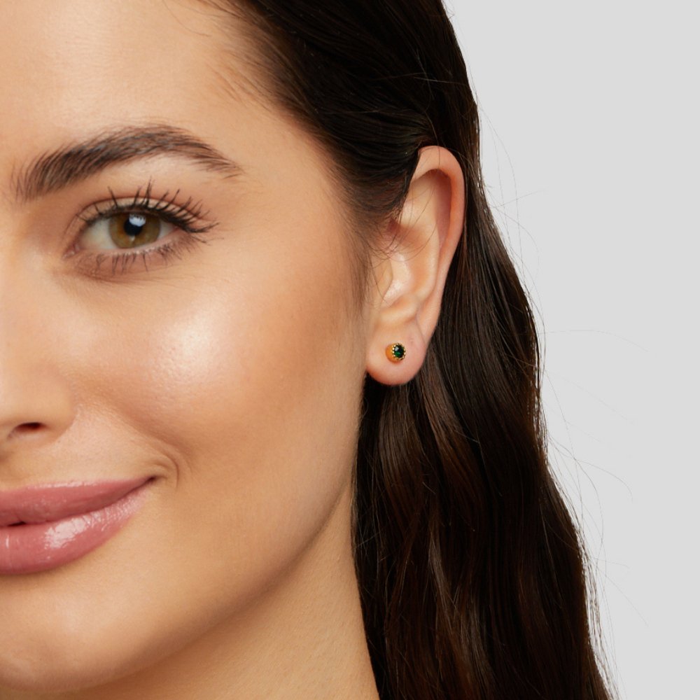 Victoria – orecchini in oro con pietra verde.