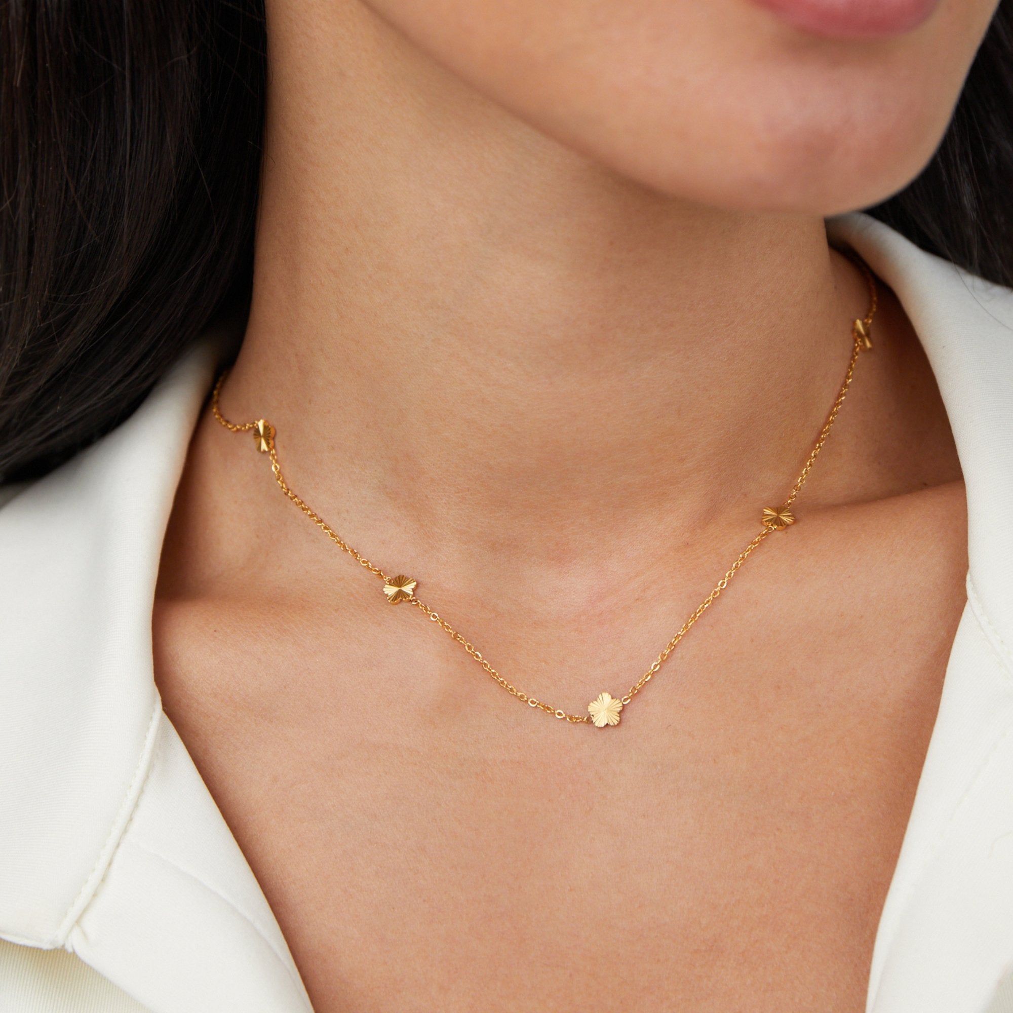 Lena – Collana dorata delicata con mini pendente