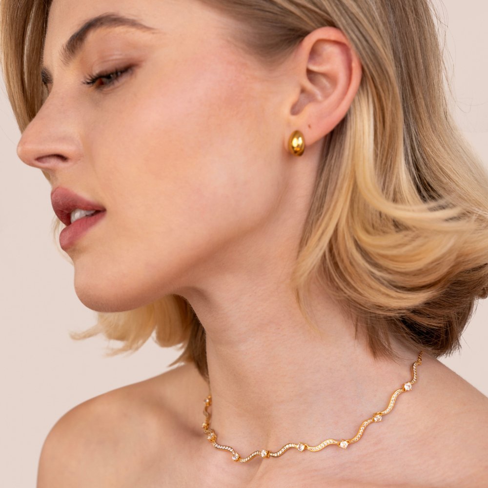 Jitka – Collana dorata con forma geometrica