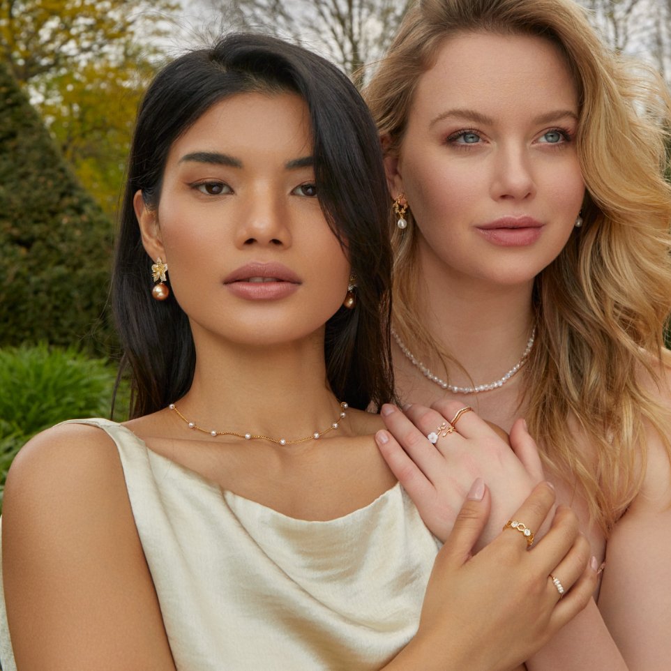 Klara – Collana dorata doppia con accenti di perle