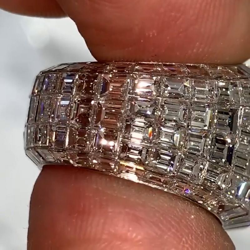 Anna-Lena – Anello in argento con diamanti taglio rotondo.